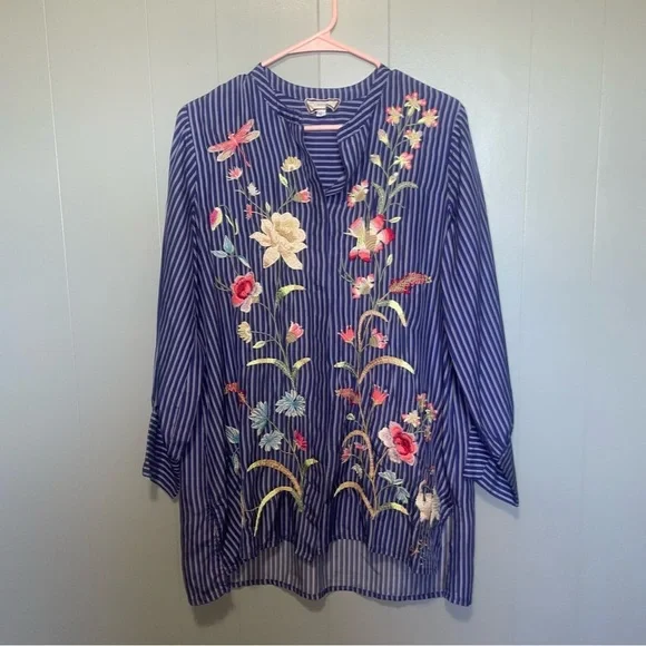 Johnny Was Workshop Geniveve Voyager 100% Silk Embroidered Tunic Top Small - Picture 2 of 8